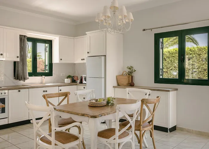 Seaspray Kefaloniaprivatevillas Pesadha