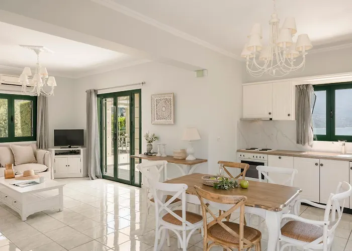 Seaspray Kefaloniaprivatevillas Pesadha